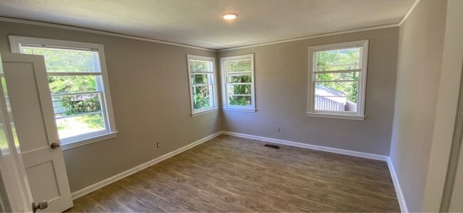 Building Photo - 46 Lafayette Dr