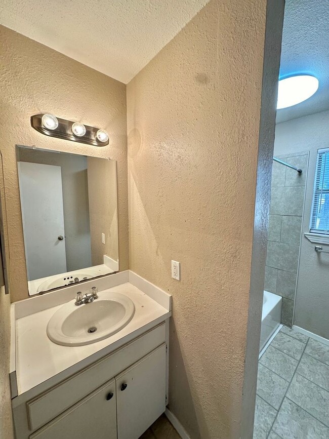 Building Photo - COMING MAY 2026 - Spacious & Centrally Located 3-Bedroom 2-Bathroom Home!