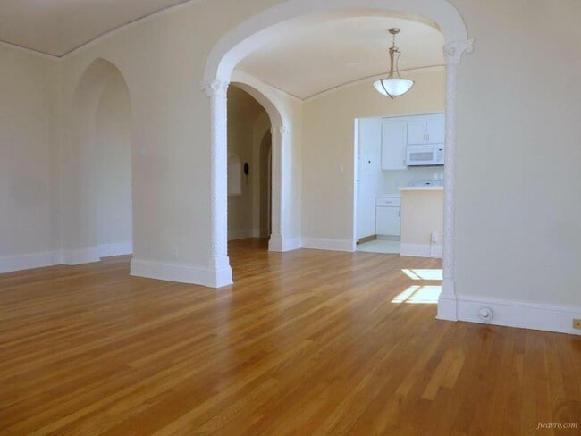 Building Photo - 2201 Pacific Ave