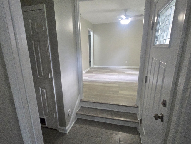 Building Photo - 1226 Roundtree Cir