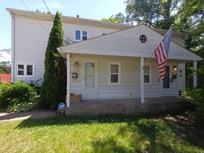 Primary Photo - 31437 Alcona Ct