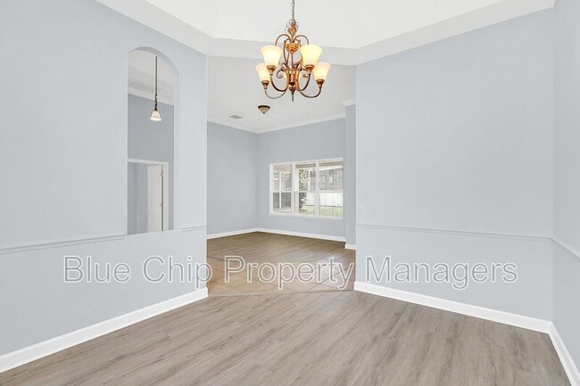 Building Photo - 10074 Iverson Dr