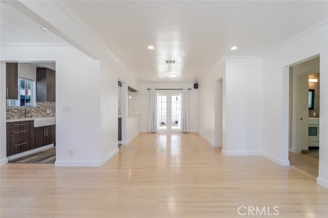 Building Photo - 3960 Mayfield Ave