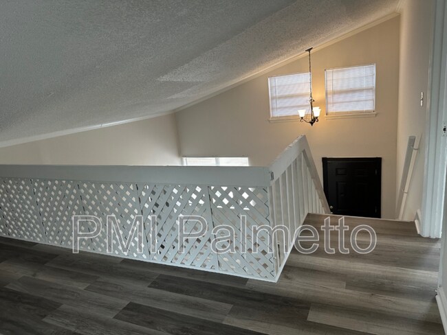 Building Photo - 106 Temple Walk Rd