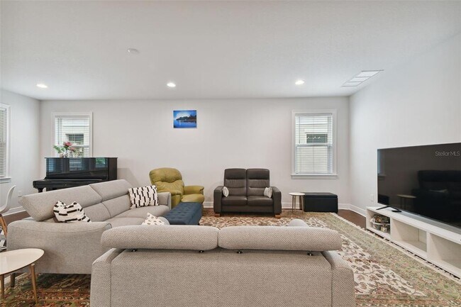 Building Photo - 5700 Interbay Blvd