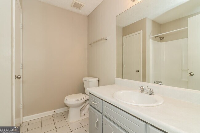 Building Photo - 500 Laurel Dr