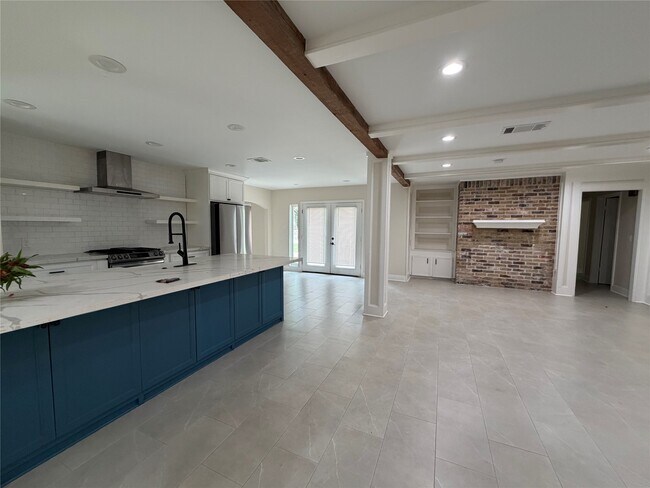 Building Photo - 2 Bayleaf Ln