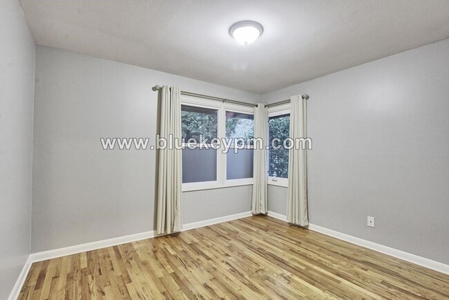 Building Photo - 2 Bed, 1 Bath Home with Garden Areas in Li...