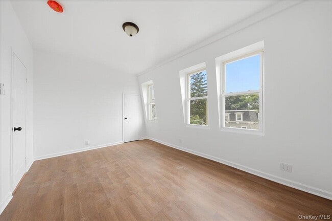 Building Photo - 17 Lamartine Ave