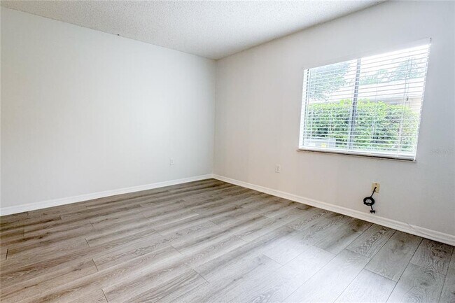 Building Photo - 310 Cherokee Ct