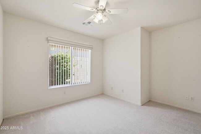 Building Photo - 4626 E Thorn Tree Dr