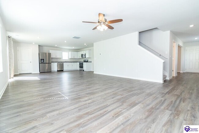 Building Photo - 104 Ashwood Ave