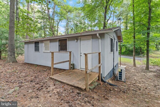 Building Photo - 11585 Tomahawk Trail