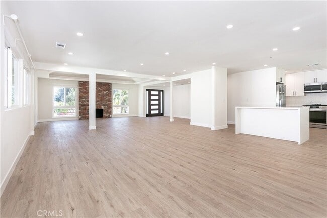 Building Photo - 6419 Valley Cir Terrace