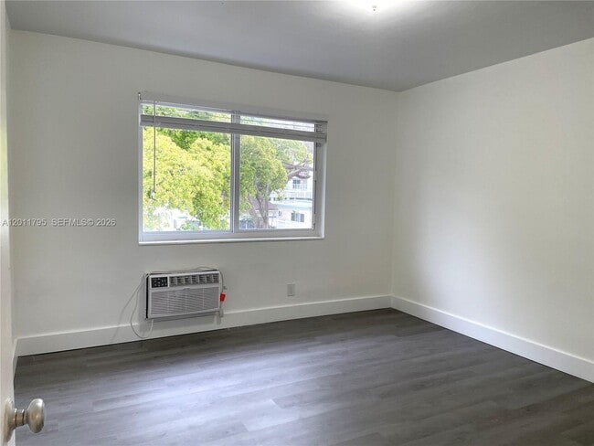 Building Photo - 601 S 19th Ave