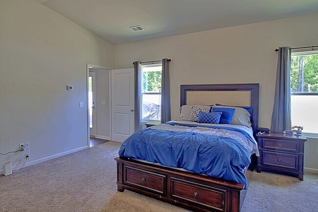 Building Photo - 147 Enclave Wy
