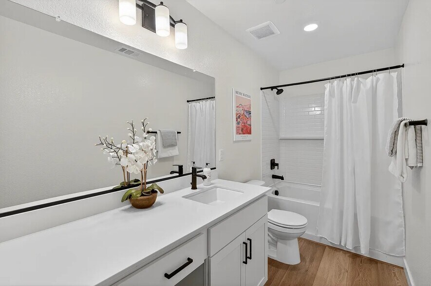 Building Photo - 10156 Zane Way