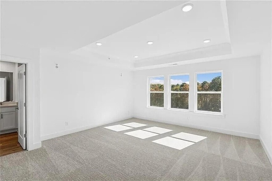 Building Photo - 186 Redbud Rd