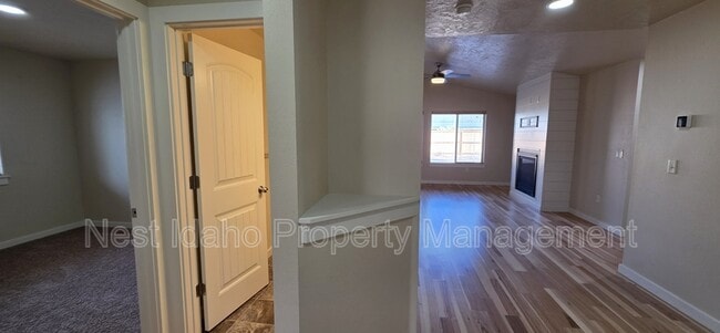 Building Photo - 11756 W Bronte St