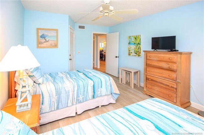 Building Photo - 20 NE Plantation Rd