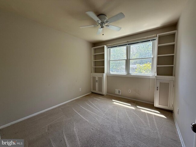 Building Photo - 6534 Jay Miller Dr