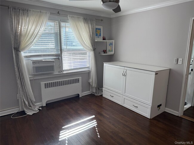 Building Photo - 37 Carpenter Ave