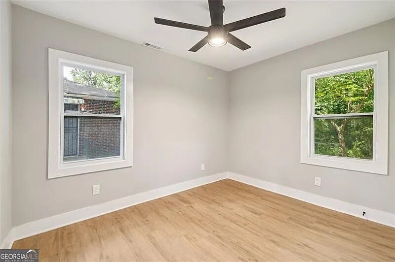 Building Photo - Room in House on Diana Dr SW