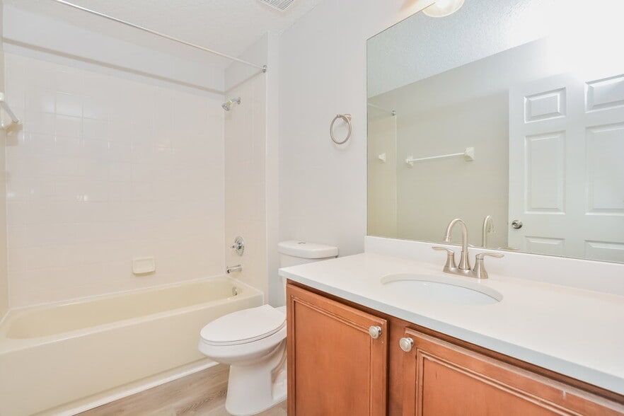 Building Photo - 9700 Moss Rose Way