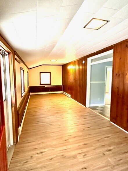 862 Iron Ridge Rd, Apt A - Living Room - 862 Iron Ridge Rd