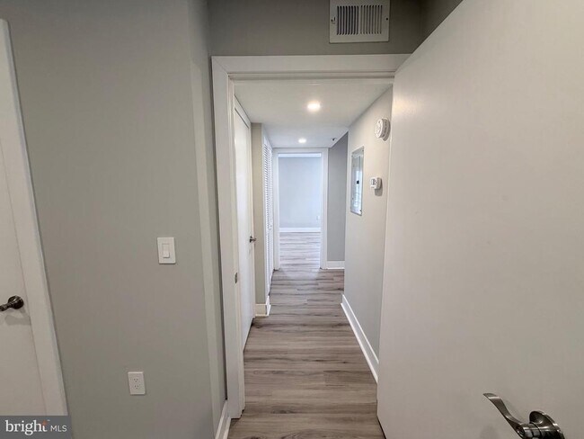 Building Photo - 15777 Easthaven Ct