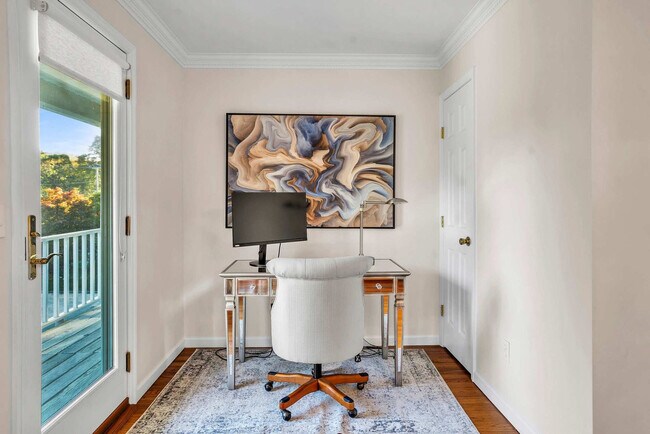 Building Photo - 1025 Peconic Bay Blvd