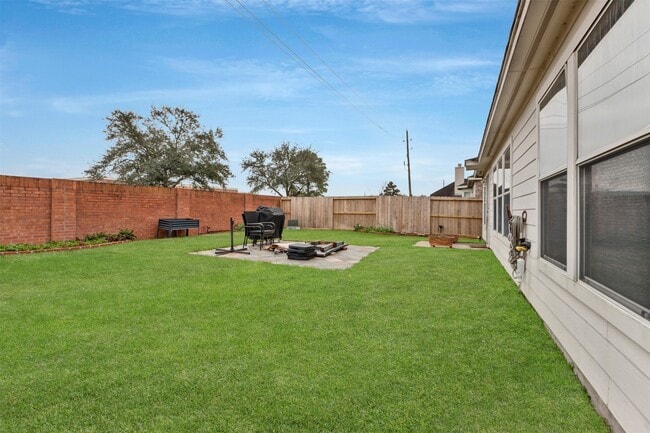 Building Photo - 2911 Ashbrook Ln