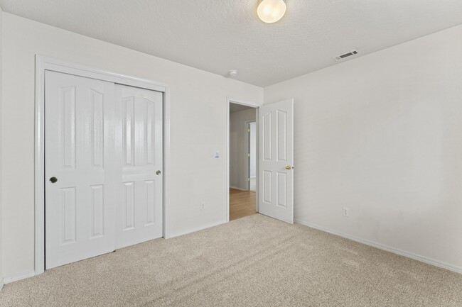 Building Photo - 3589 N Chatterton Way