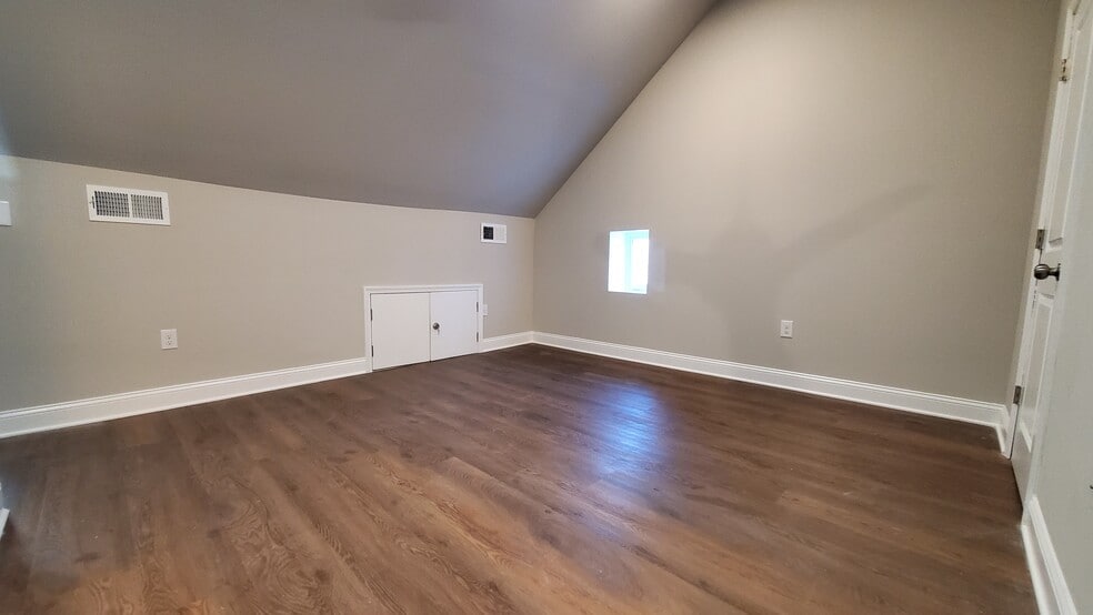 3rd floor master bedroom - 115 Susquehanna Ave