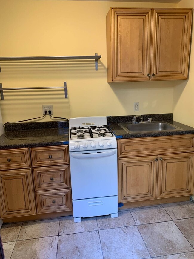 Building Photo - 219 Clinton Ave