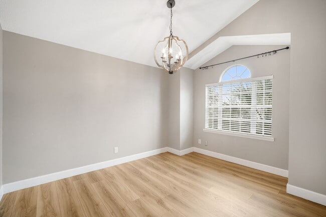 Building Photo - Spacious 2BR/2BA third floor South Tampa c...
