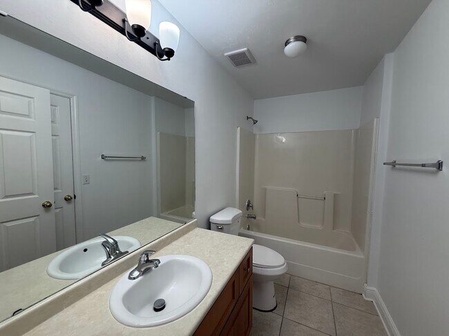 Building Photo - 3089 Sawtooth Dr