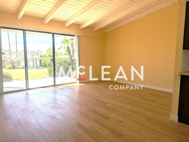 Building Photo - Beautiful 2BD/2BA Sunrise Oasis Condo with Resort Amenities