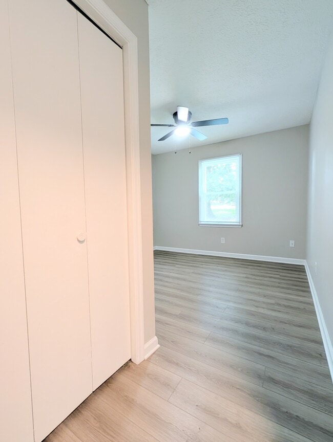 Building Photo - 185 Moss Creek Dr