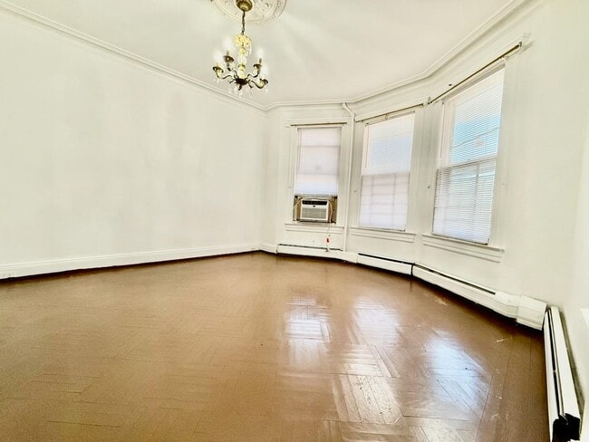 Building Photo - 183 Fairview Ave