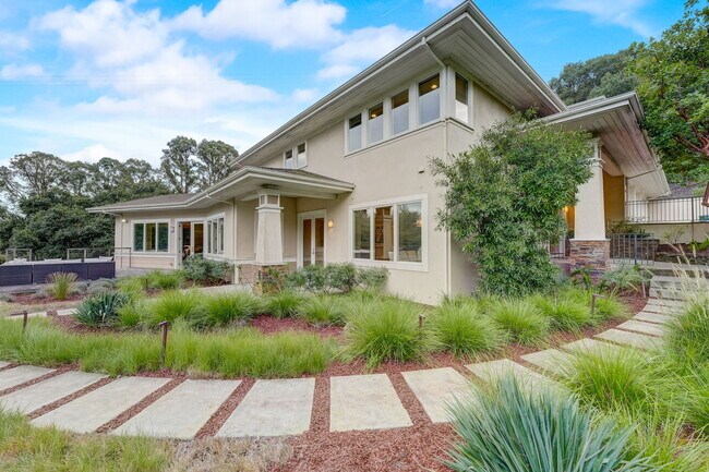 Building Photo - 140 Emerald Estates Ct