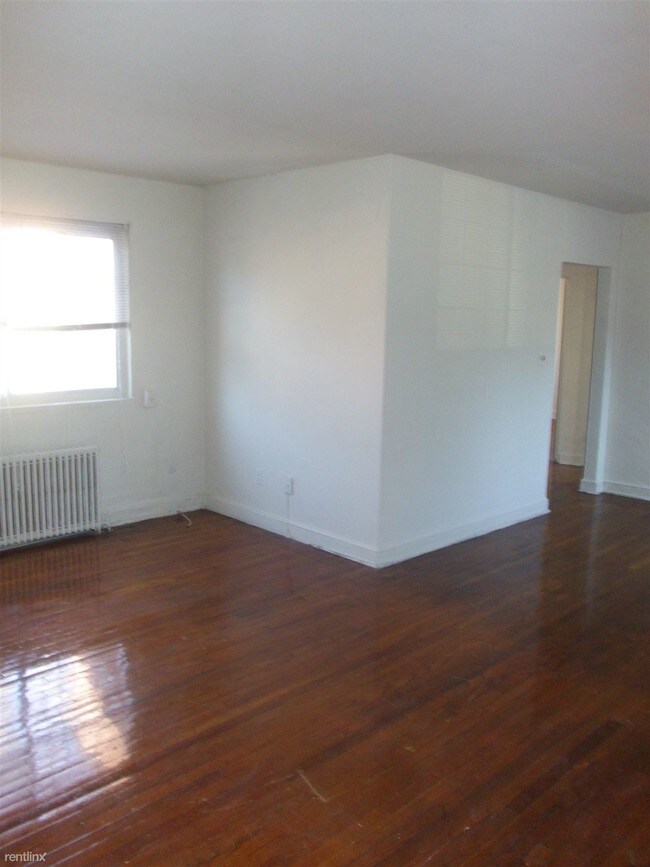 Building Photo - 100 Schuyler Rd