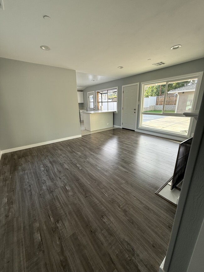 Building Photo - 17549 Blythe St