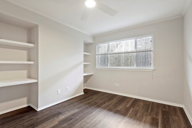 Building Photo - 4040 San Felipe St