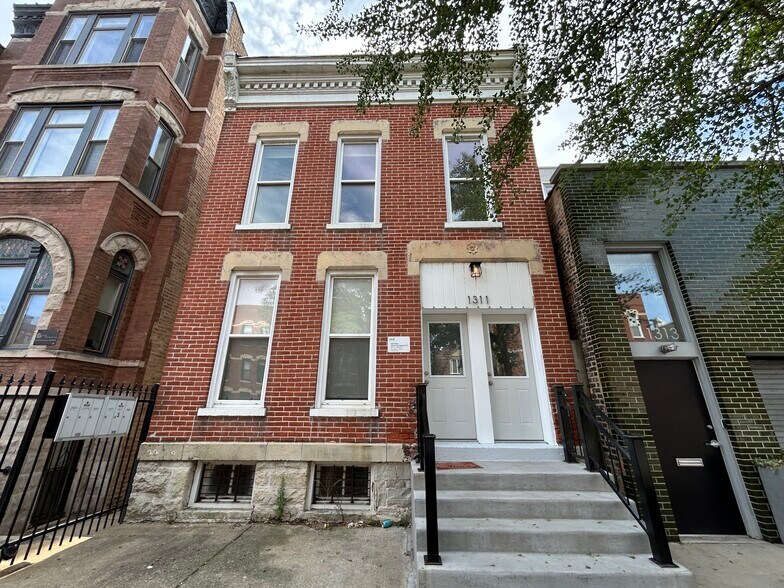 Building Photo - 1313 W Ohio St