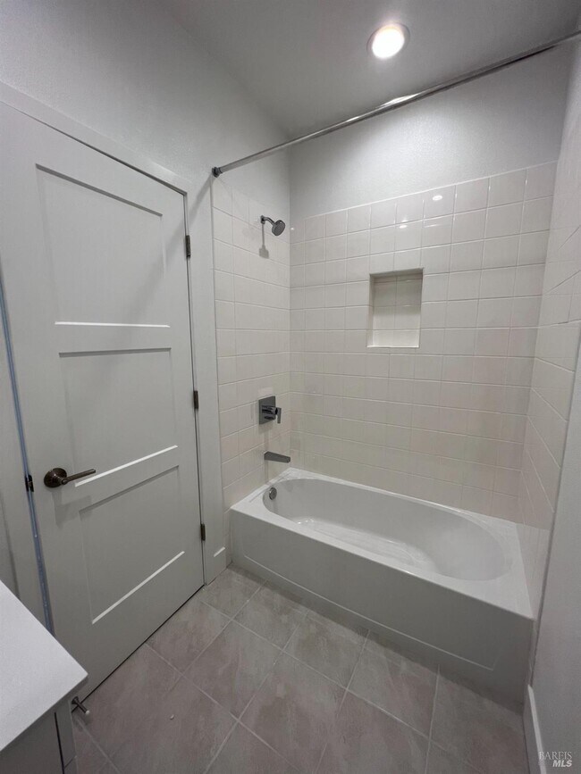 Building Photo - 426 Semillon Ln