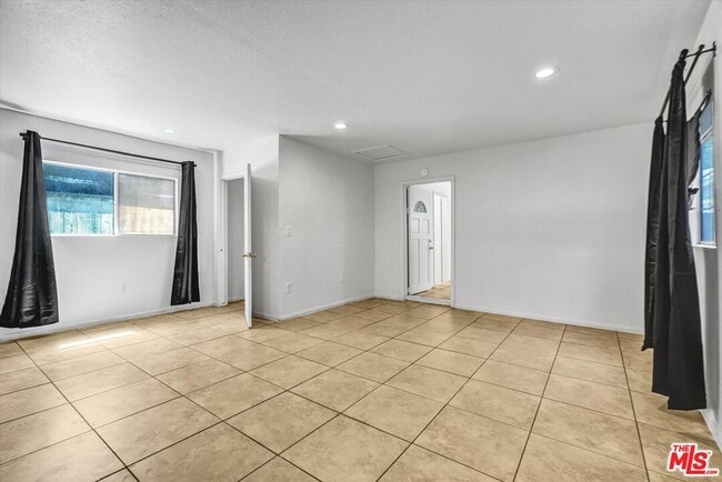 Building Photo - 13110 Pinney St