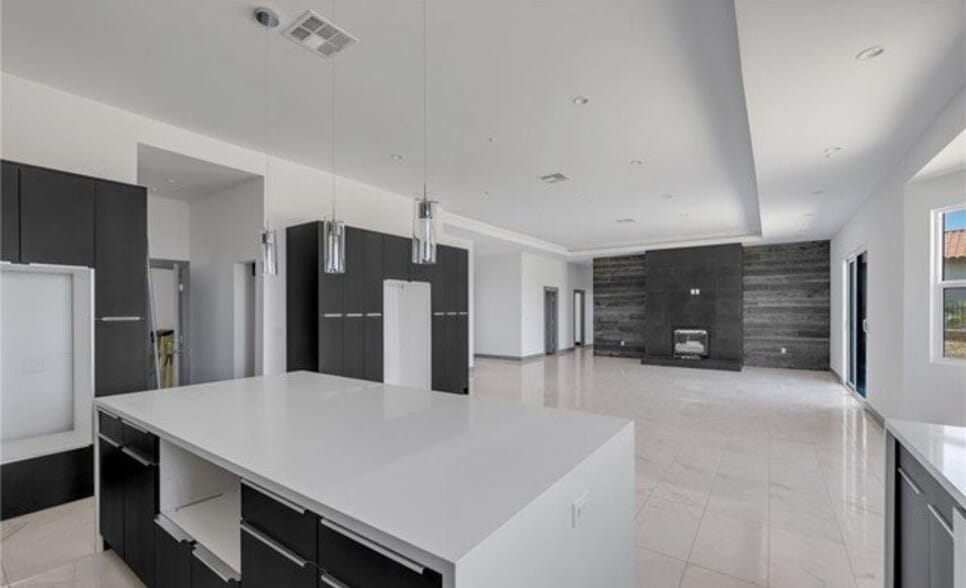 Building Photo - 41446 Manzanita Dr