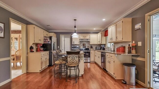 Building Photo - 4165 Cartier Dr