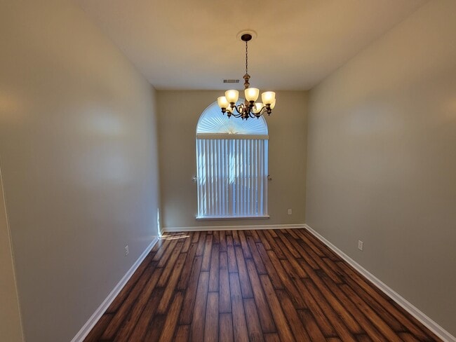 Building Photo - 1500 Cedar Hill Trail